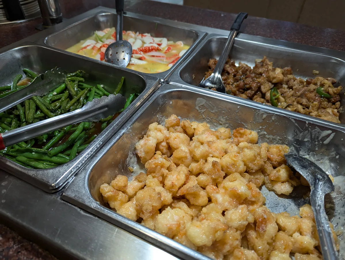 Green beans & other dishes on the buffet